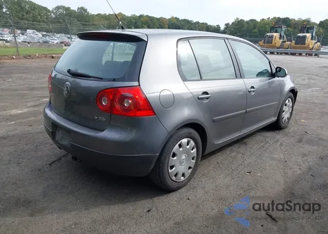 2009 Volkswagen Rabbit S z USA, uszkodzony, nr VIN WVWDA71K69W081619
